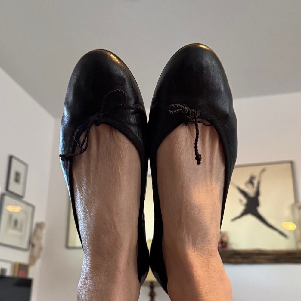 Chic Black Leather Loafers